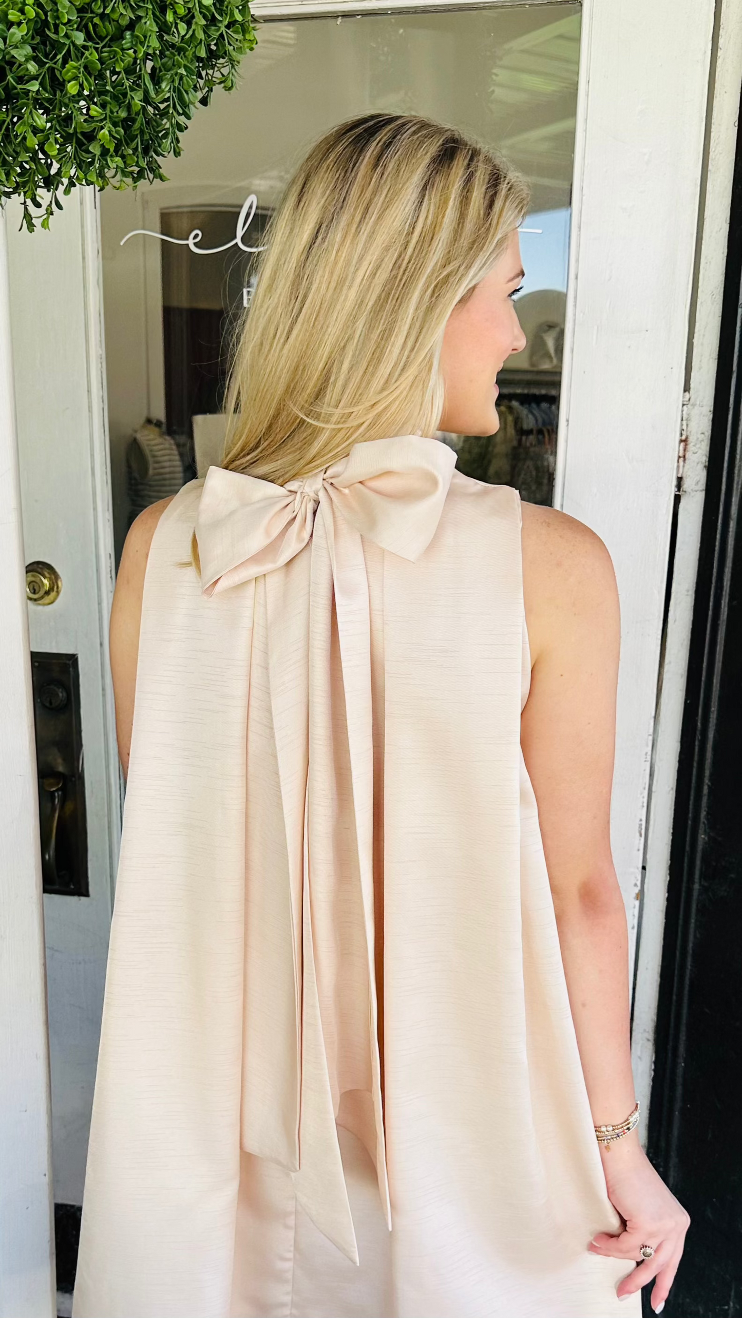 Back Bow Elegance