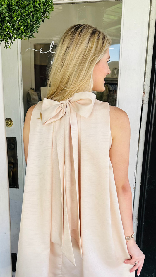 Back Bow Elegance